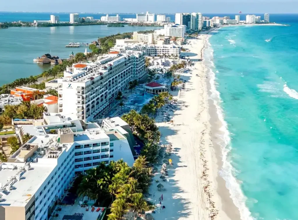 Zona hoteleira de Cancun (Crédito: Reprodução/Instagram/@visitcancun)